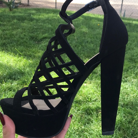 Heels - Picture 2 of 3